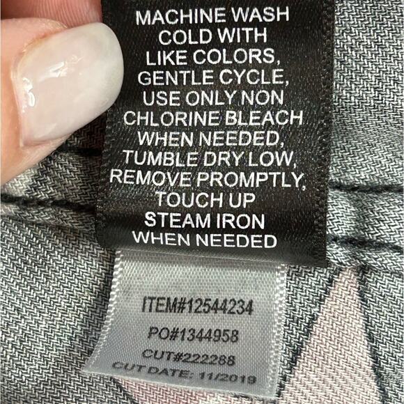 Torrid Burnout Relaxed Fit Star Button Up Top Size Torrid 00 Women’s M/L 10 - Picture 13 of 16